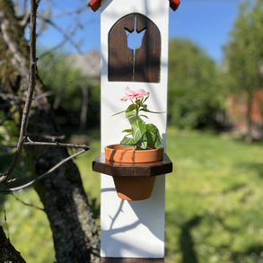 Virágtartó házikós / tulipánnal/