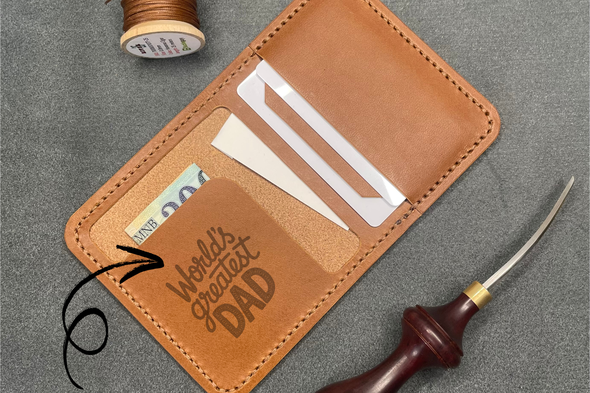 Pénztárca apák napjára - gravírozott elegáns valódi bőr férfi kártyatartó pénztárca