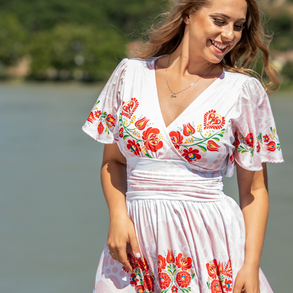 Panka ruha Szervető-matyó mintával - fehér