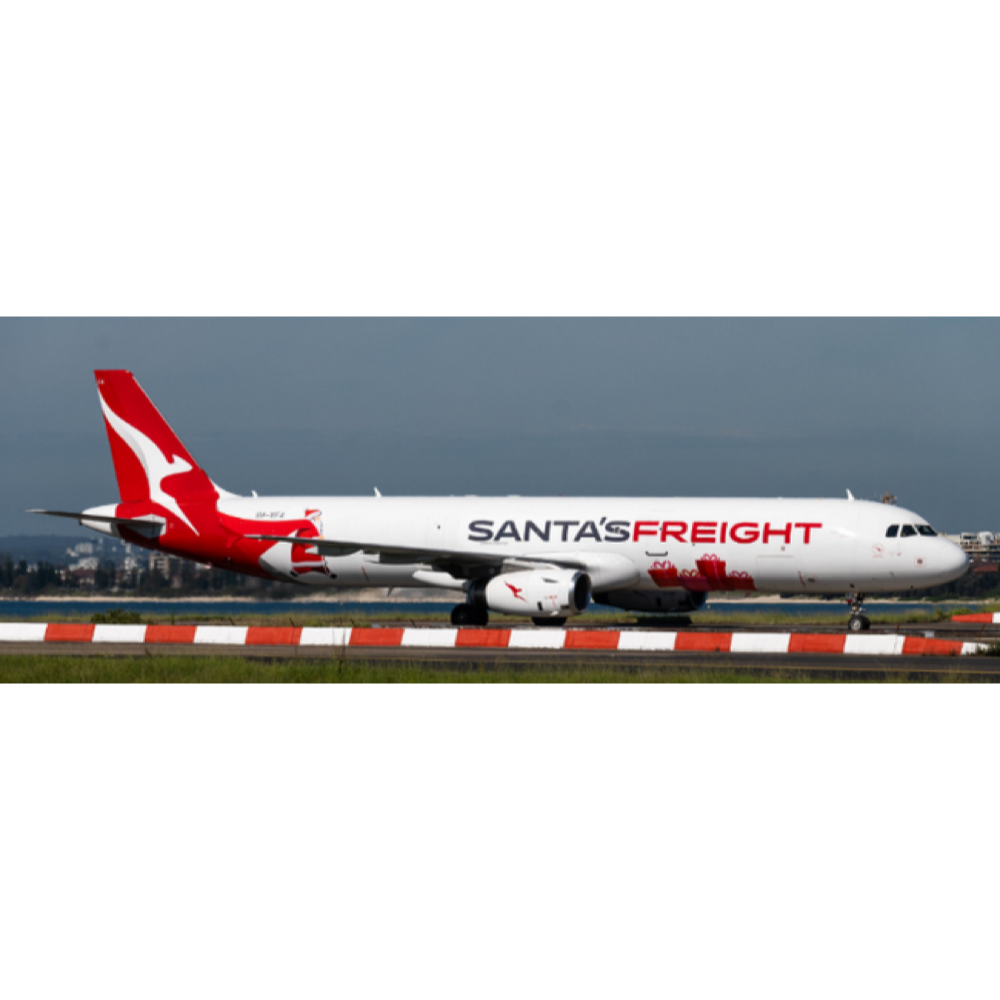 Image of 1/400 Qantas Freight Airbus A321(P2F) "Santa's Freight" Reg: VH-XF4 With Antenna