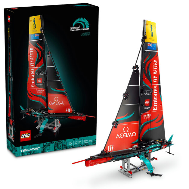 Image of LEGO Emirates Team NZ AC75 Yacht