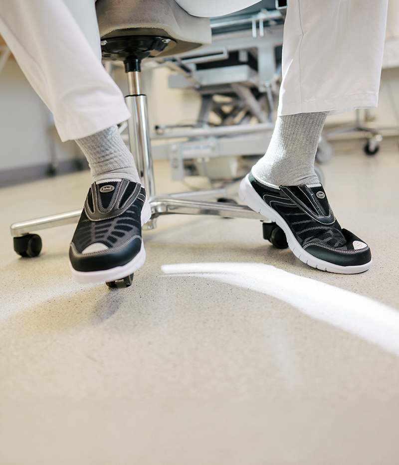 Scholl Jump Next, tofflor till dam och herr