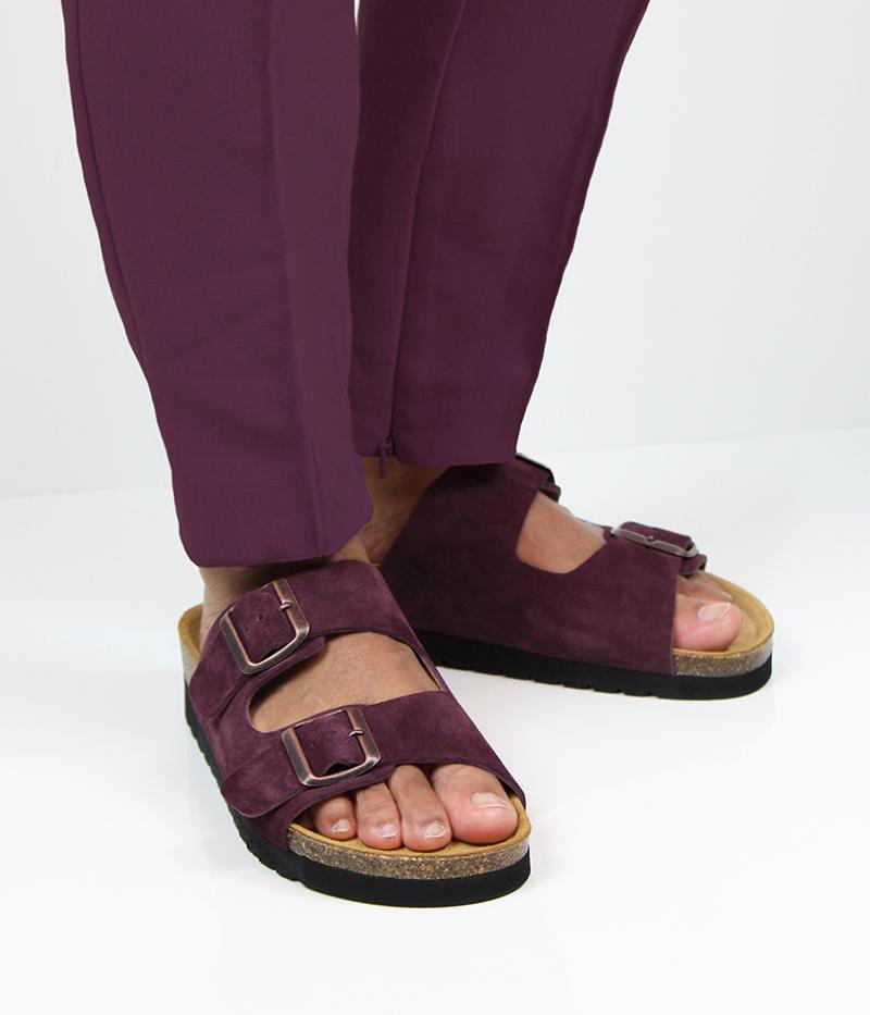 Sandaler i vinröd mocka