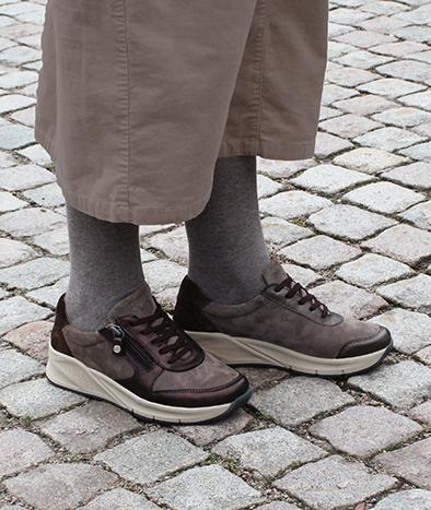 Vei sneakers i brunt