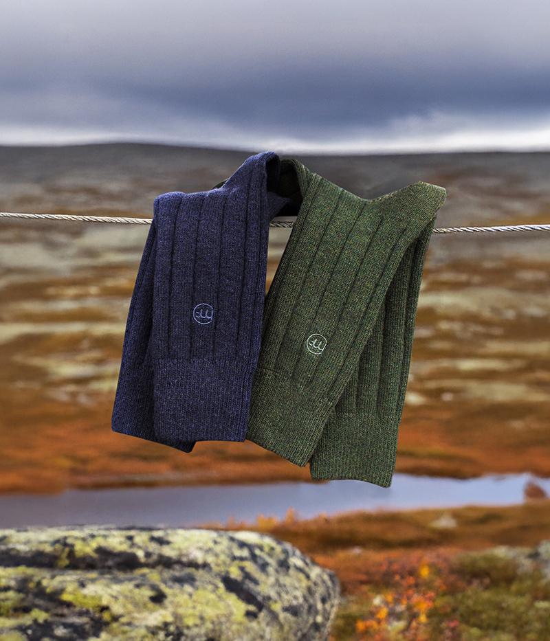 Dovre - nya ullstrumpor i blått och grönt