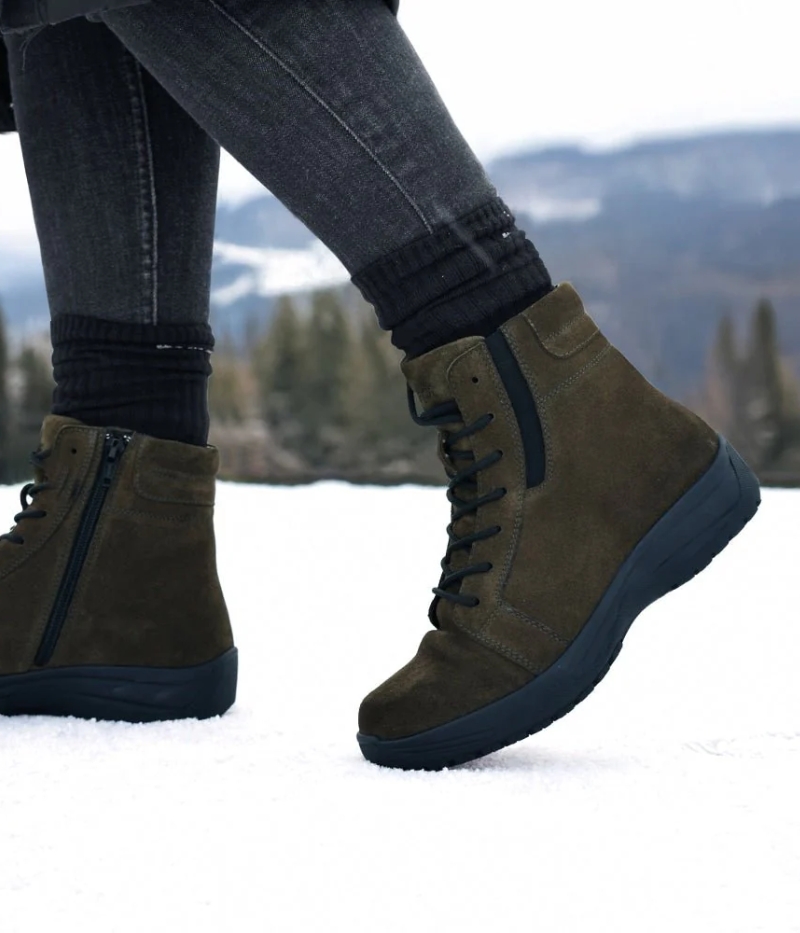 Lima dubbskor i grönt