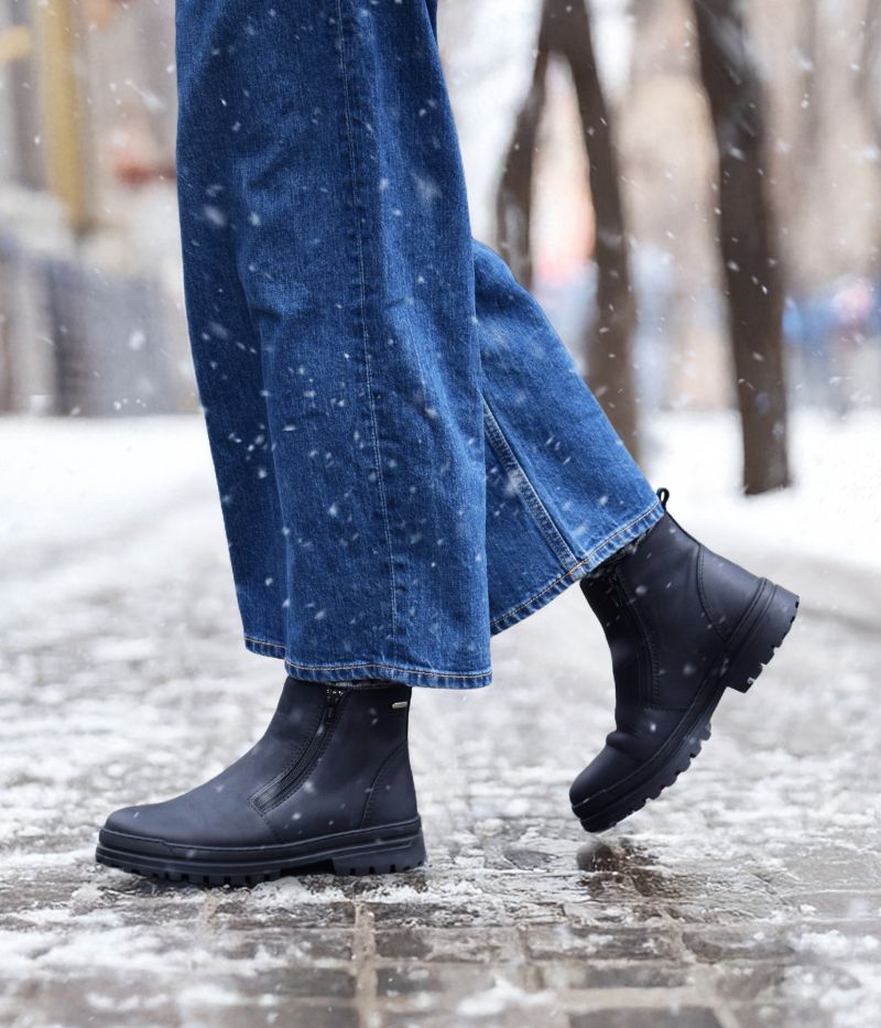 Haga, dubbskor i svart skinn med dragkedja