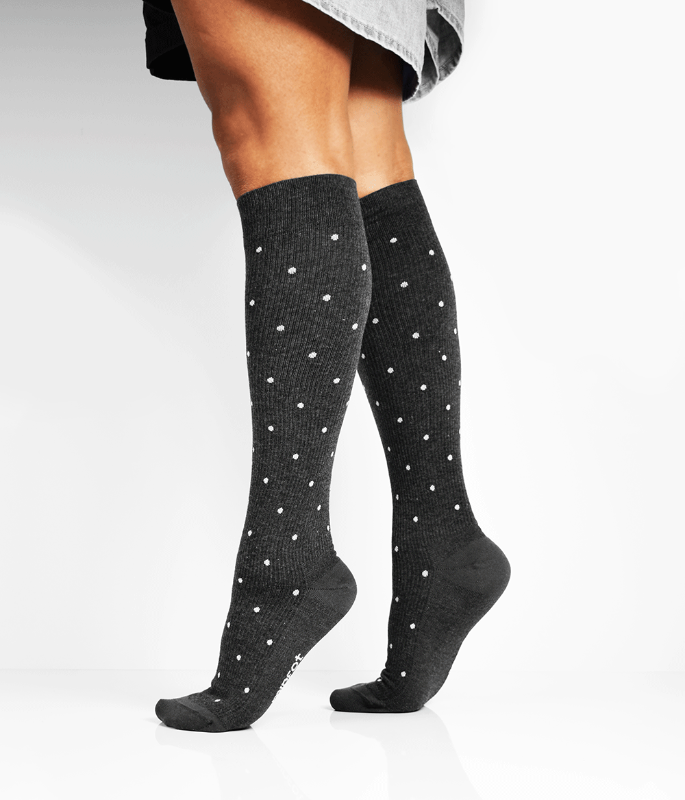 Prickiga stödstrumpor med graderad kompression