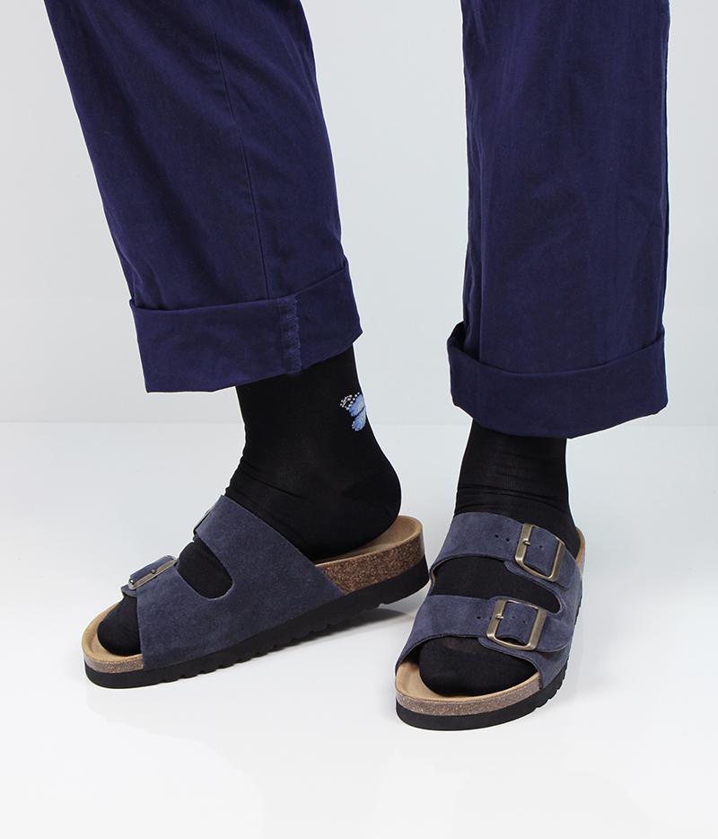 Anatomiska biosandaler med avlastande fotbädd och justerbara remmar i marinblå mocka