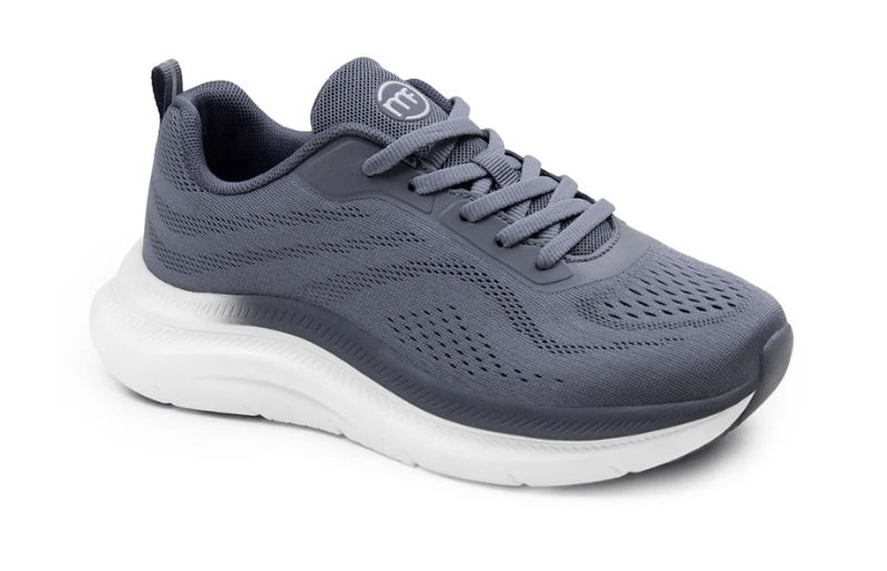 Ett bildspel av våra olika sneakermodeller: Enjoy, Joy och Move i olika färger