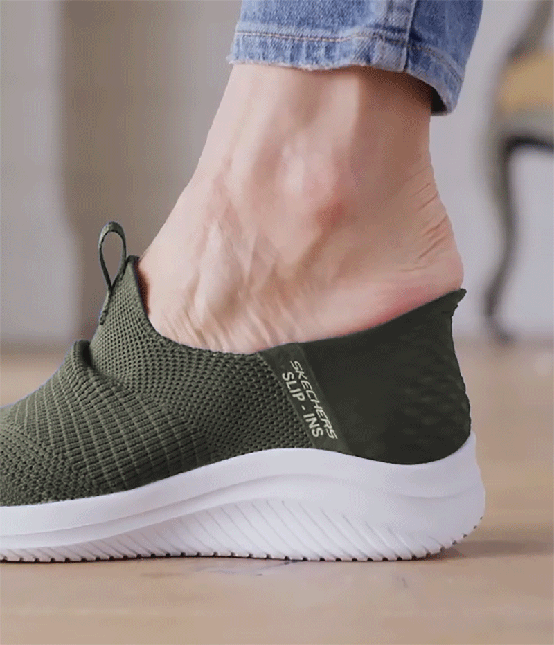 Med Skechers Slip-in teknologi behöver du inte anstränga dig för att ta på skorna