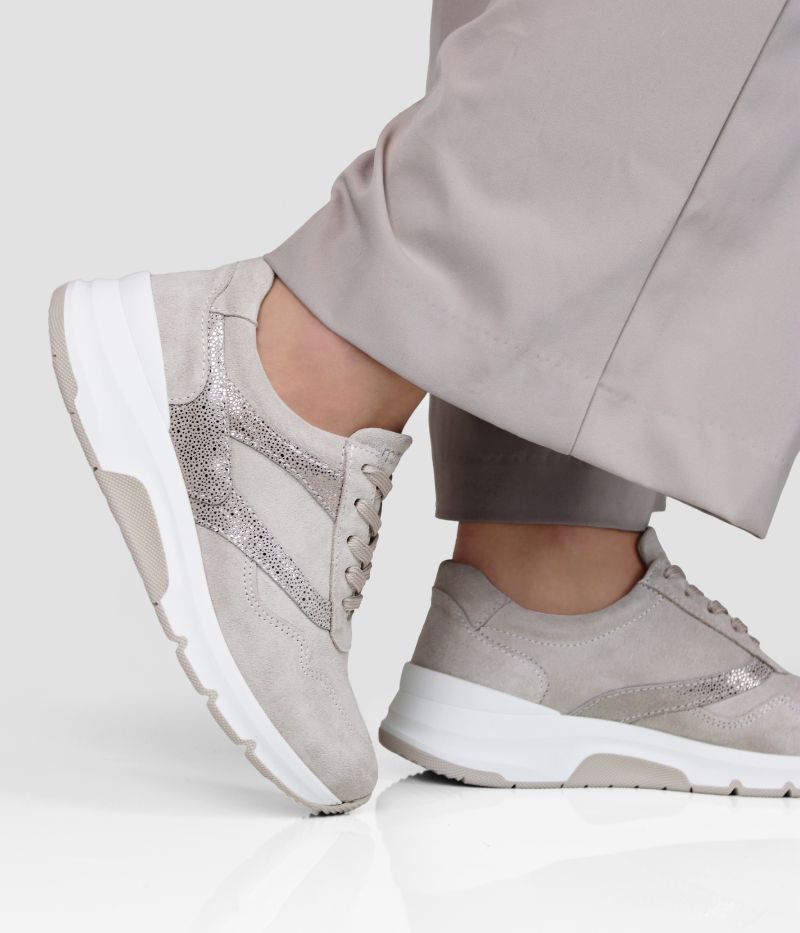 Våra Softrole-sneakers med lätt rullsula är perfekta för ett skönt steg i vår