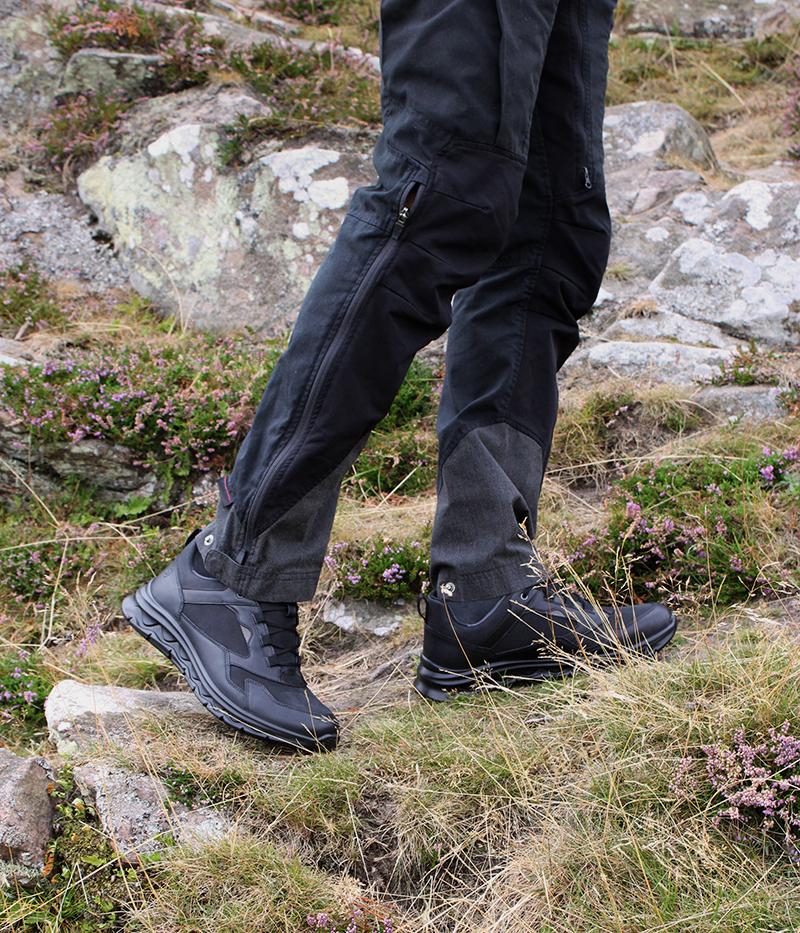 Minfot Dex på naturpromenad