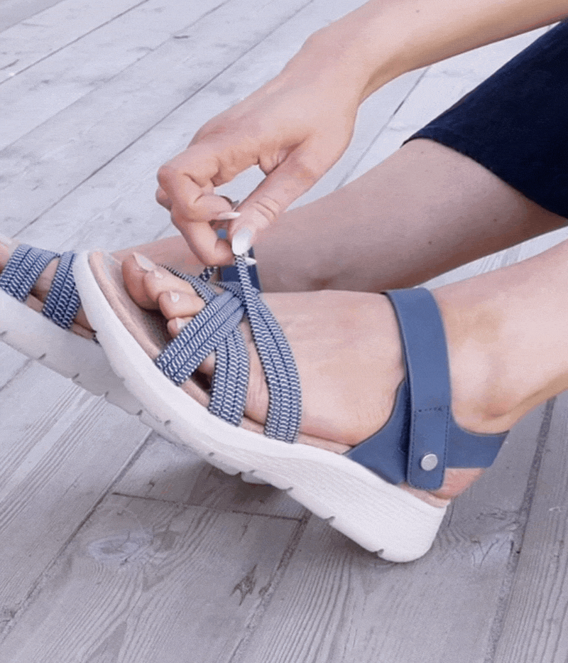 Cloudlite i modellen Nia och Eve har en ovandel med stretch över framfoten för extra bekväm passform