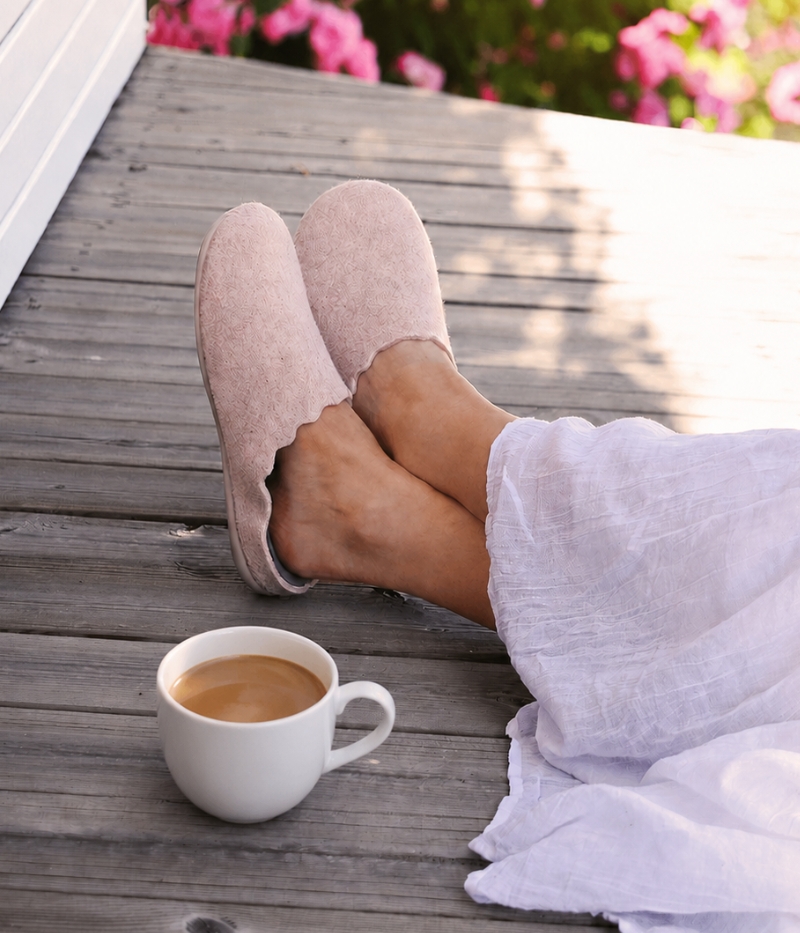 Minfot Relax, tofflor i återvunnet material perfekta för alla sommarstunder