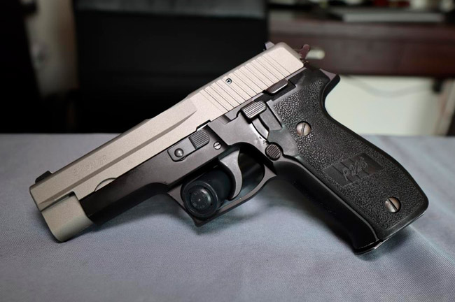 Test du pistolet P226 de Sig Sauer