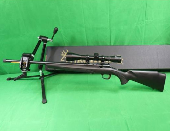 Carabine linéaire Browning T-Bolt Cal. 22LR + Lunette 4x40