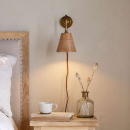 Vattu Mango Wood Wall Lamp