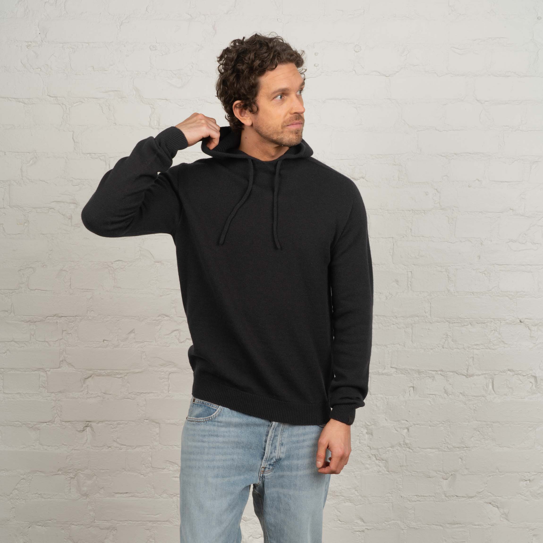 Image of Koski miesten merinoneulehuppari - hiilenmusta