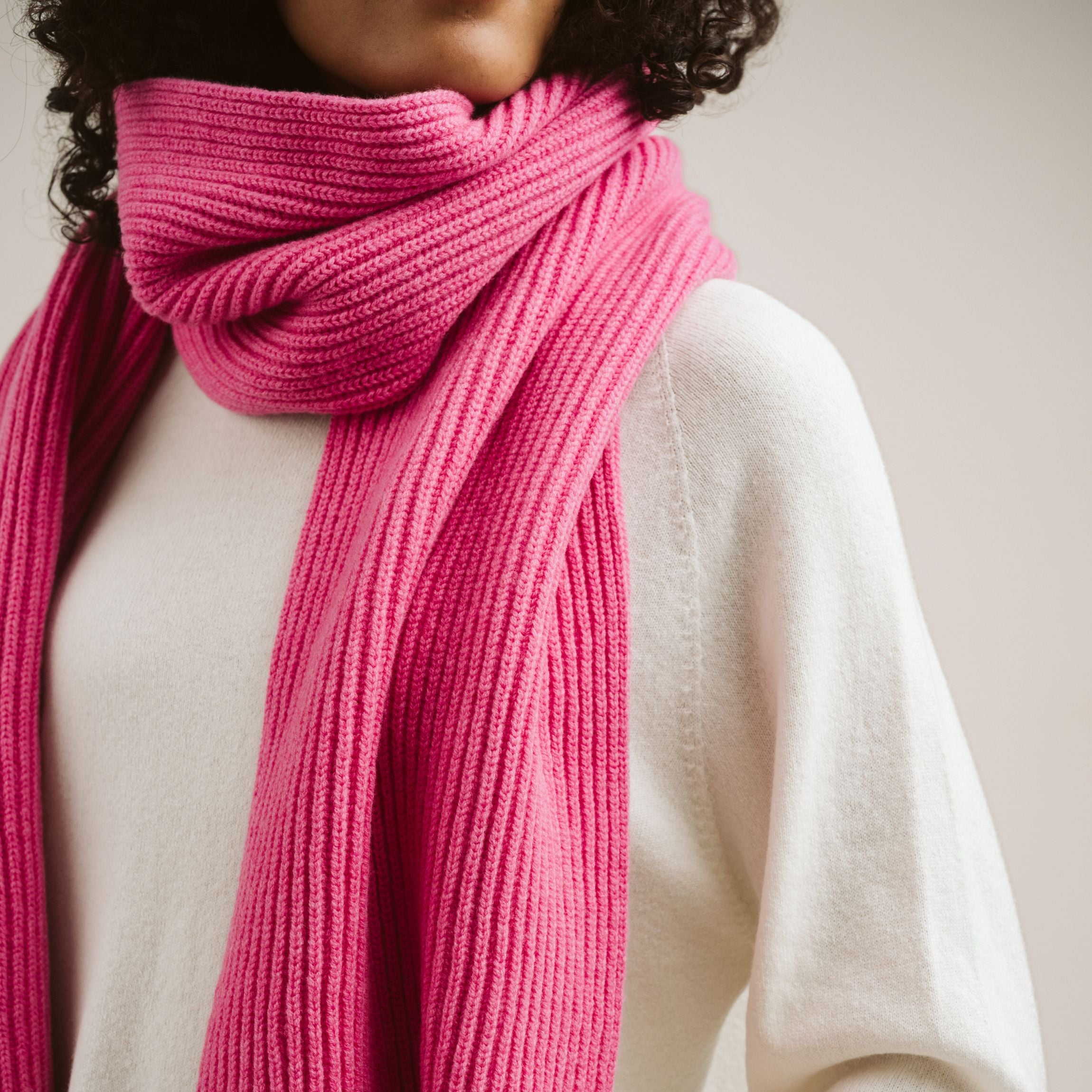 Image of Pyry merino kaulaliina - pioninpunainen