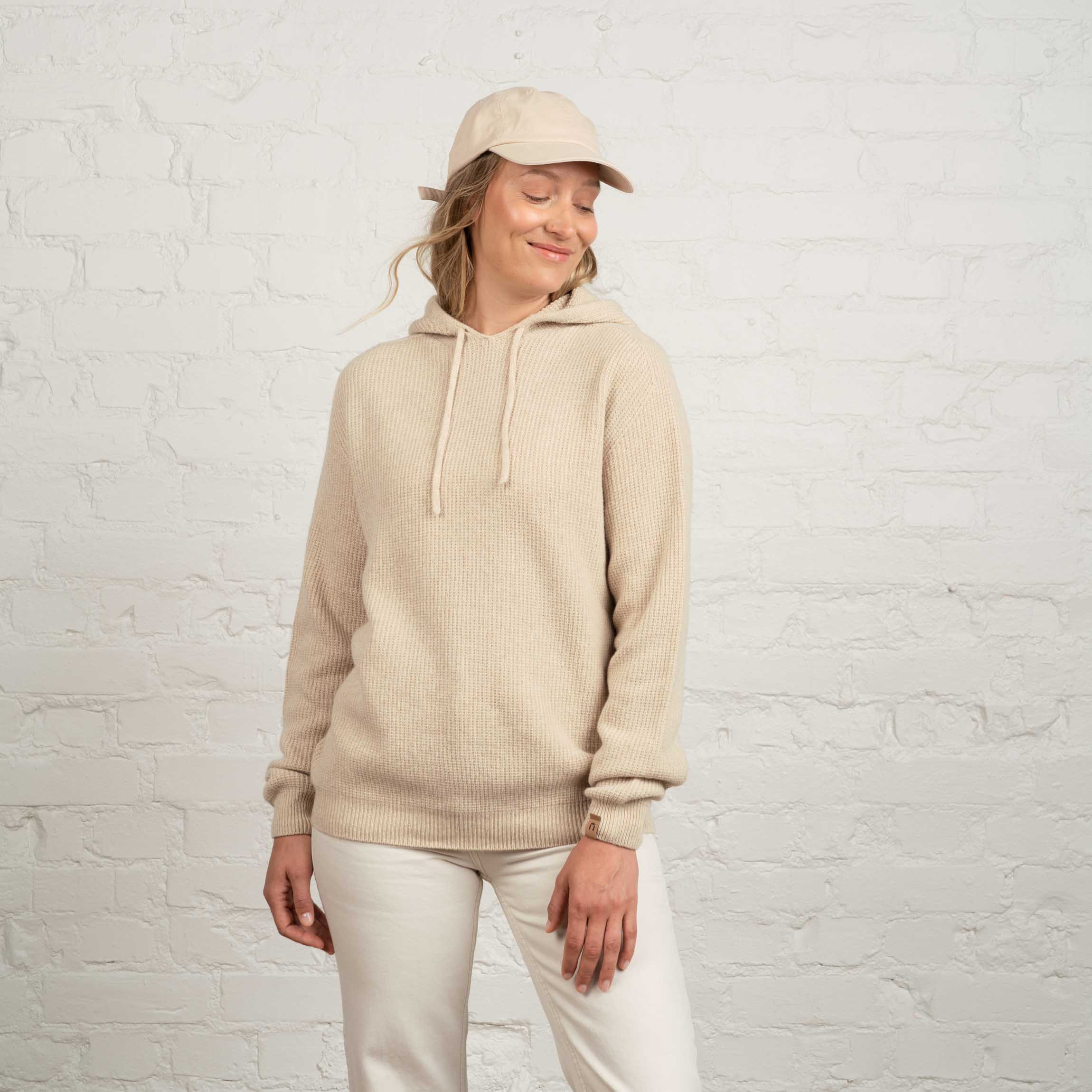 Image of Virta naisten merinohuppari - manteli