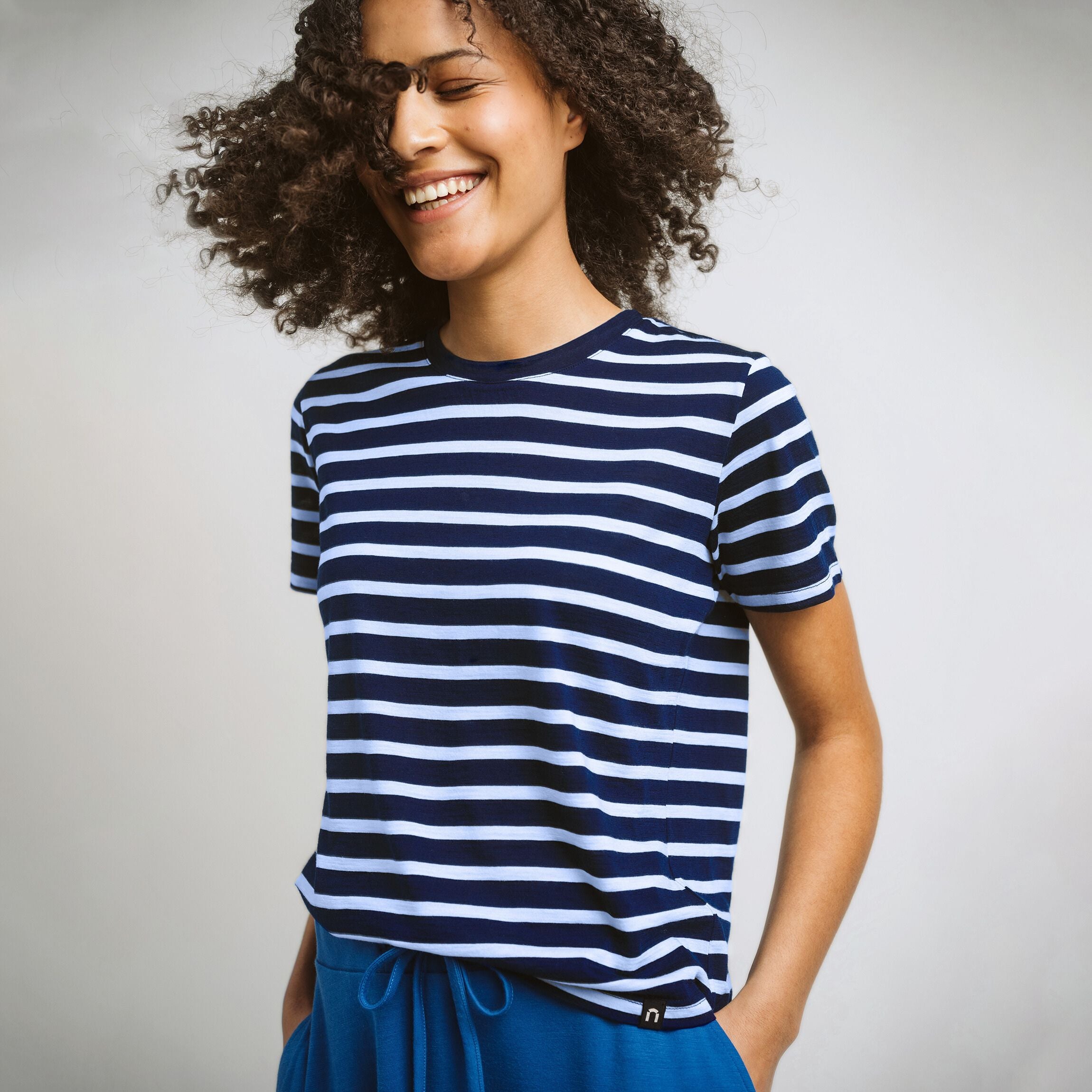 Image of Nora merino T-paita W - tumma mustikka | vaaleansininen