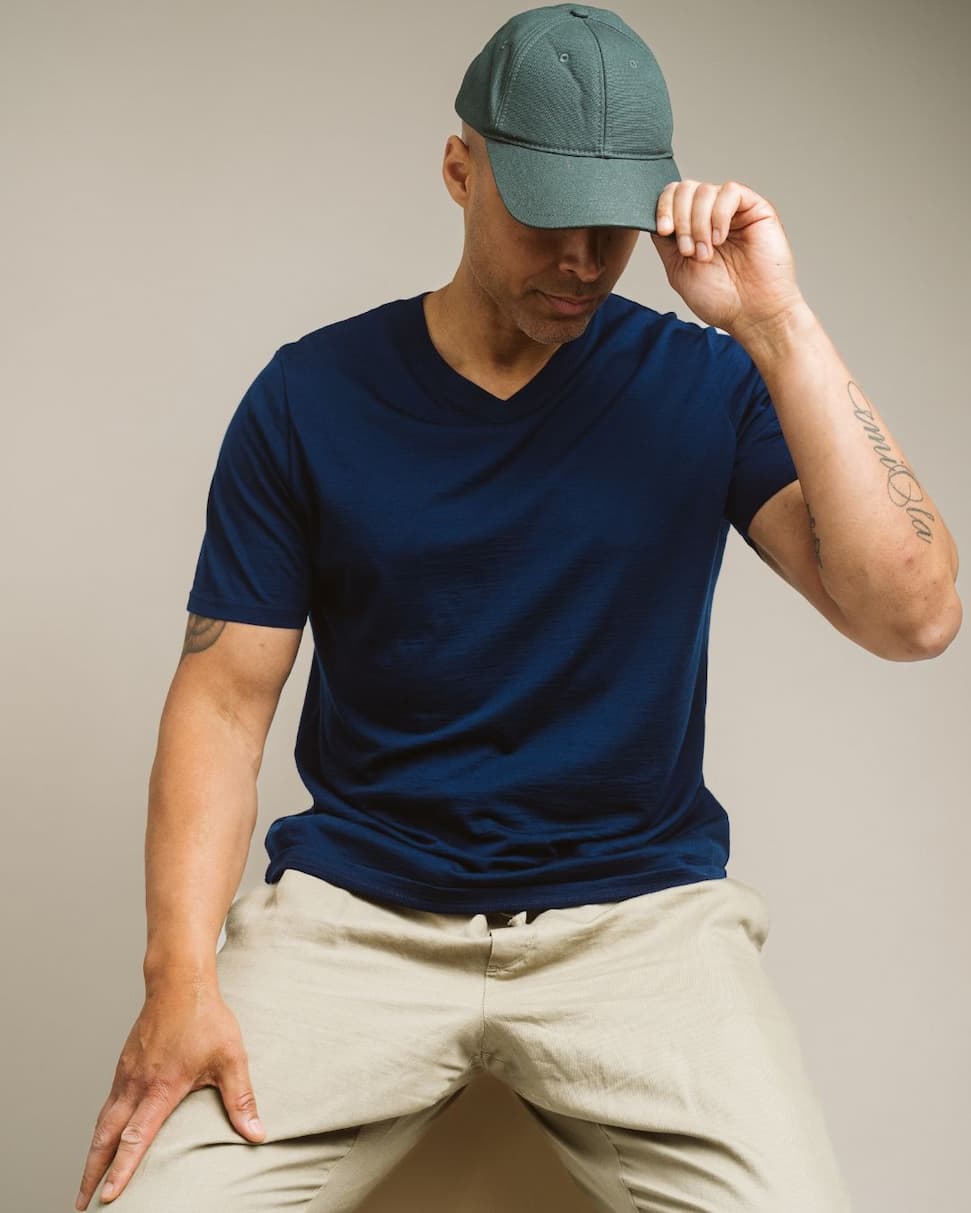 Kuva uudesta naisten Ava t-paidasta värissä tumma mustikka.