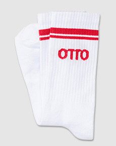 Weiße Socken mit roten Streifen und dem Schriftzug „OTTO“ auf der Seite.