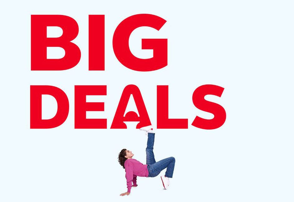 Ein Kind macht einen Handstand neben dem Text "BIG DEALS".