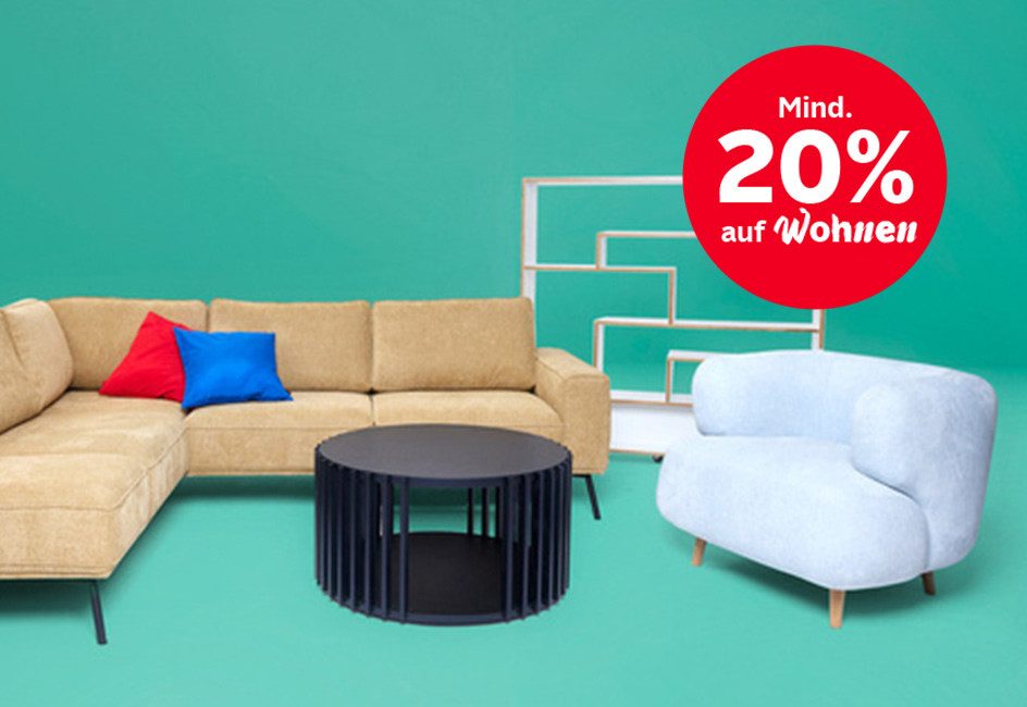 Moderne Wohnzimmereinrichtung mit Couch, Couchtisch und Sessel. Angebot: Mind. 20% auf Wohnen.