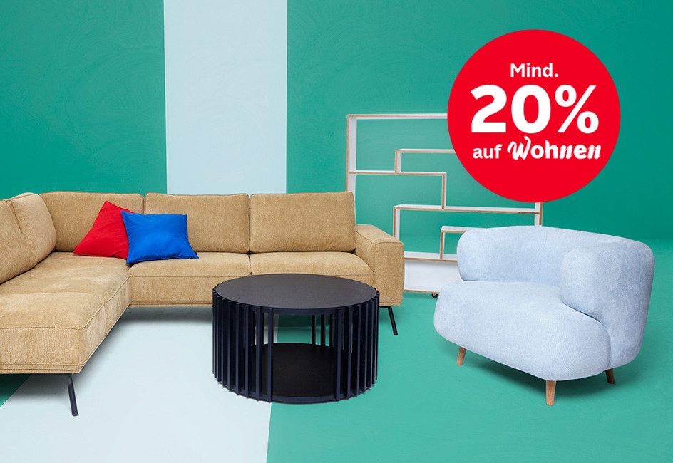 Moderne Wohnzimmereinrichtung mit Couch, Couchtisch und Sessel. Angebot: Mind. 20% auf Wohnen.