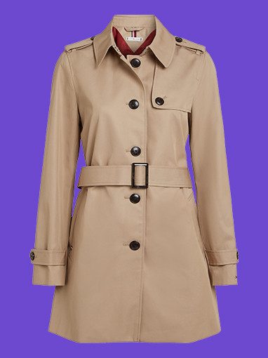 Beiger Trenchcoat mit Gürtel für Damen.