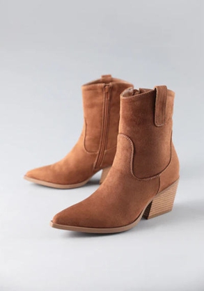 Cowboystiefelette in cognac