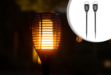 Set mit 2 stimmungsvollen solarbetriebenen Gartenfackeln mit realistischem Flammeneffekt