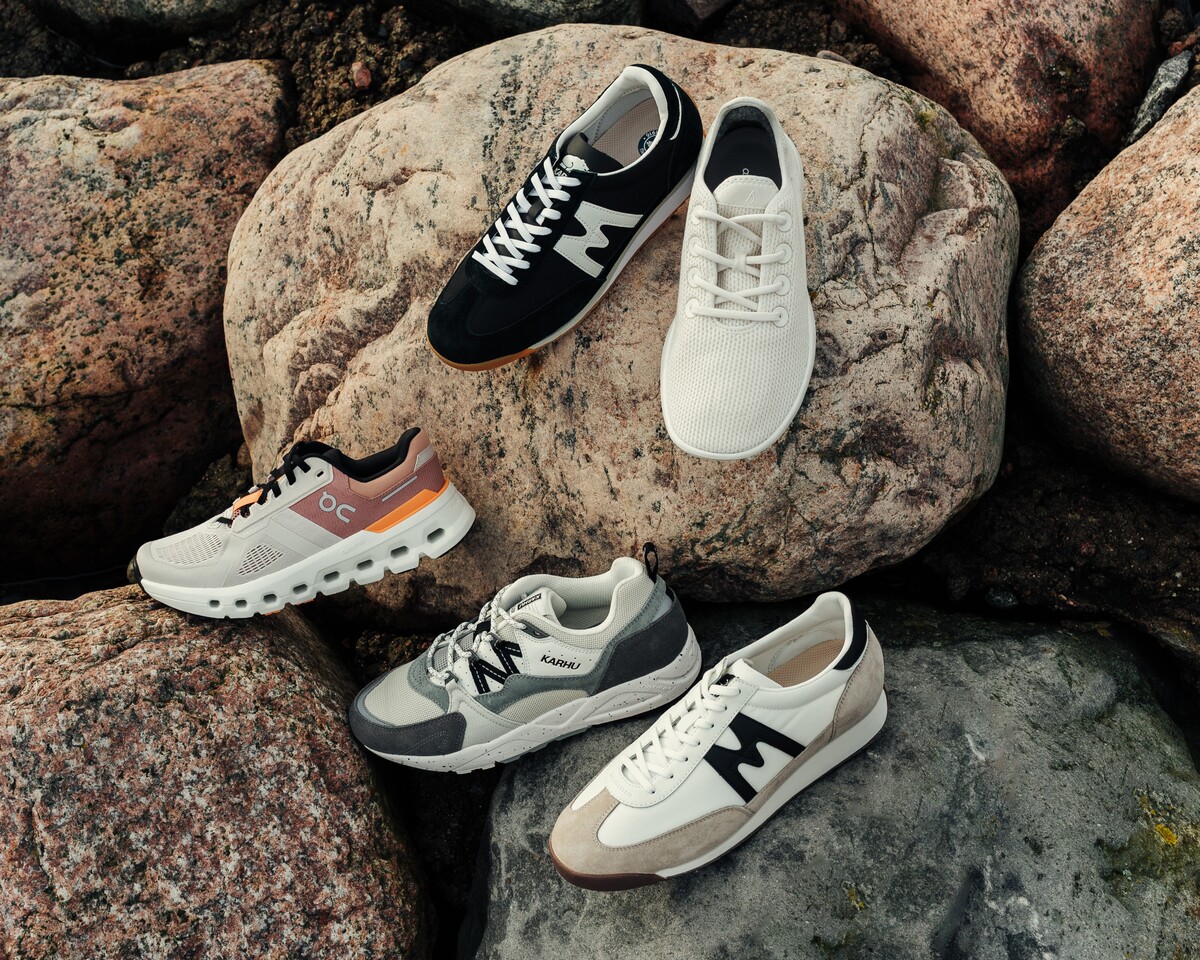 Kenkiä kuvattuna kalliolla