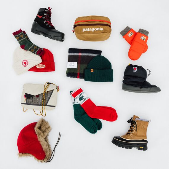 Joululahjaideoita kuvattuna lumihangella