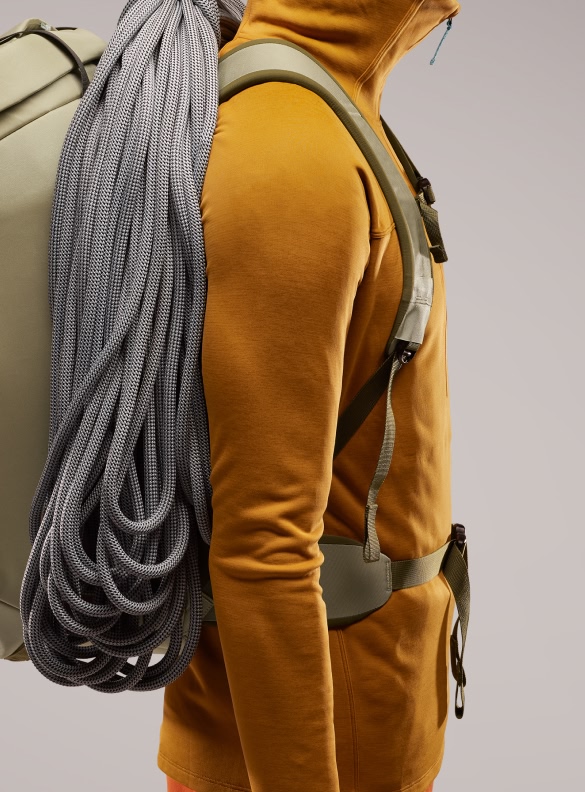 Side view with the Free Wall Pack.