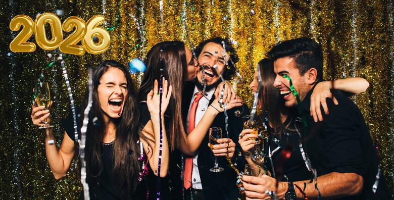 NOVOGODIŠNJI DOČEK u Hotelu Sport 4* - ALL INCLUSIVE doček 2026. uz bogatu večeru, živu muziku, slatko - voćni stol i pjenušac u ponoć za 1 osobu