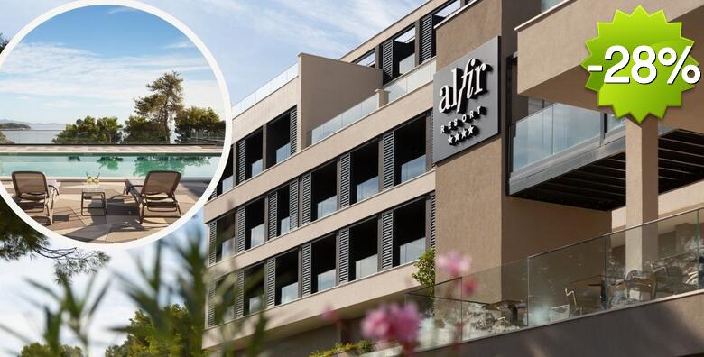 EARLY BOOKING! Kasno ljeto u Aminess Alfir Hotelu 4* - 2 ili 4 noćenja s polupansionom za 2 osobe i 2 djece uz korištenje bazena i wellness oaze