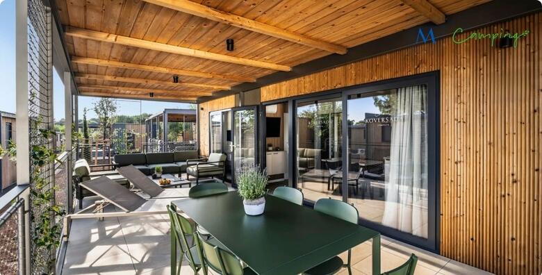 Kamp Koversada Covered 4* - 2 noćenja za 4 osobe i 1 dijete do 11,99 godina u kompletno opremljenoj mobilnoj kućici Premium