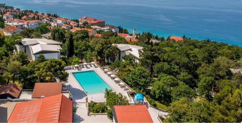 Crikvenica, Holiday Resort Ad Turres 3* - proljeće i jesen uz 2 noćenja s polupansionom za dvoje ili 2 odraslih i do 2 djece do 17,99 godina