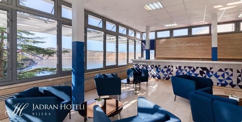 PROLJETNI ODMOR U KRALJEVICI - uživajte uz 2 noćenja s polupansionom  za 2 odraslih + GRATIS paket za 1 dijete do 13,99 godina u Uvali Scott