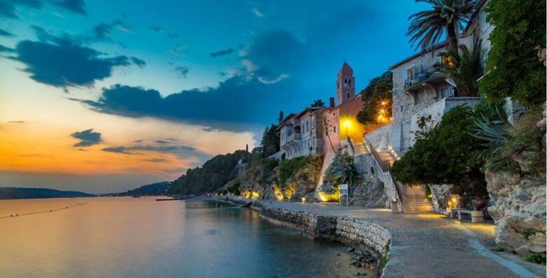 RAB, Hotel International 3* - wellness odmor uz 2, 3 ili 5 noćenja s polupansionom za 2 odraslih + GRATIS paket za 1 dijete do 5,99 godina uz korištenje saune, bazena i whirpoola