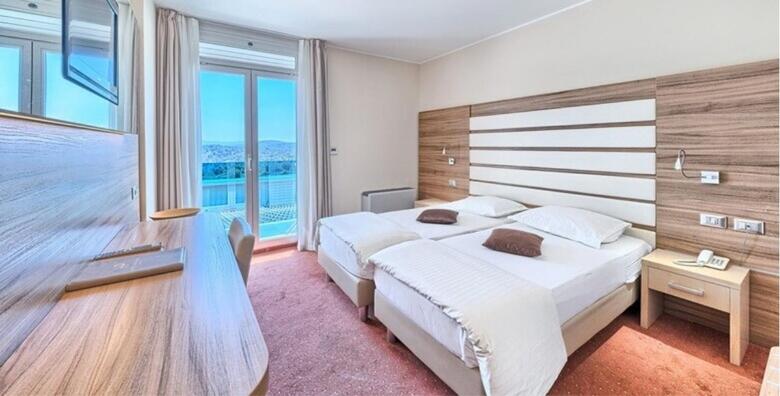 Proljeće i jesen u Šibeniku - 2 noćenja s polupansionom za dvoje u Hotelu Panorama 4* s veličanstvenim pogledom na grad