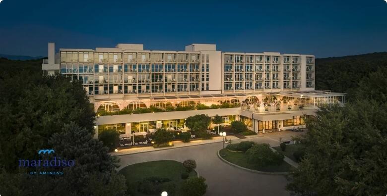 POSEBNA PONUDA! Proljeće u Magal Maradiso Hotelu 3* by Aminess - 2 noćenja s polupansionom za 2 odrasle osobe i 1 dijete na samo 100 metara od plaže