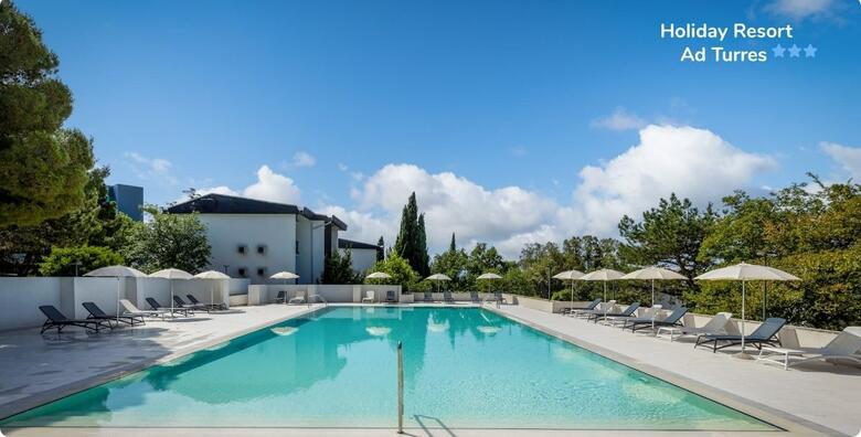 Crikvenica, Holiday Resort Ad Turres 3* - ljetni odmor od 3 noćenja s polupansionom za dvoje ili 2 odraslih i do 2 djece do 17,99 godina