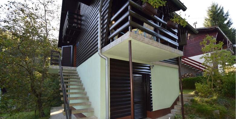 GORSKI KOTAR - opuštajući odmor u prirodi za obitelj ili prijatelje uz 2 noćenja za do 6 osoba u autohtonoj drvenoj kući Bruno 3*