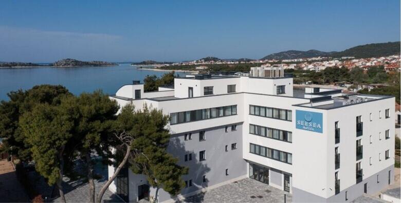 Aktivni odmor u Vodicama, SeeSea Hotel 4* - 2 noćenja s polupansionom za 2 odrasle osobe + gratis paket za 2 djece do 17,99 godina