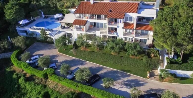 ODMOR U ISTRI - 1 ili više noćenja s doručkom za 2 do 6 osoba + GRATIS paket za 1 dijete do 4,99 godina u boutique hotelu Villa Annette 4*