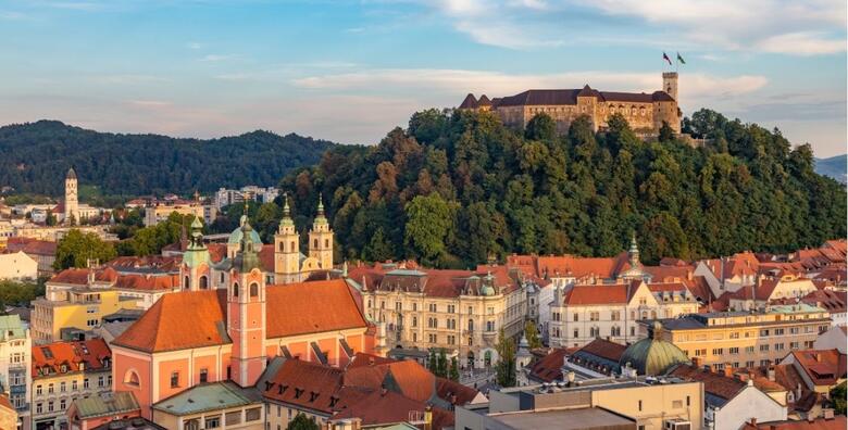 Upustite se u raskošnu avanturu arborteuma VOLČJI POTOK, uživajte u izložbi šarenih tulipana te posjetite šarmantnu LJUBLJANU
